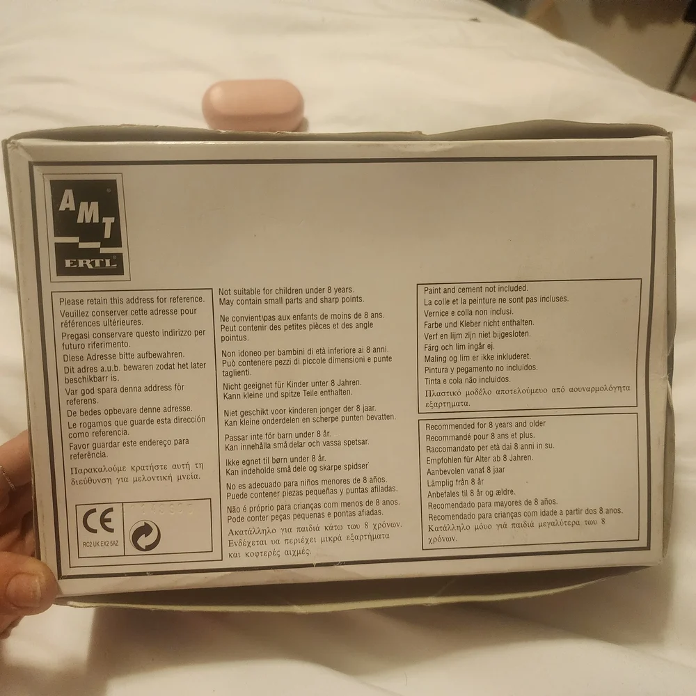 Ford 1968 Shelby GT-500 Model Kit - Blue and White - Picture 5 of 8